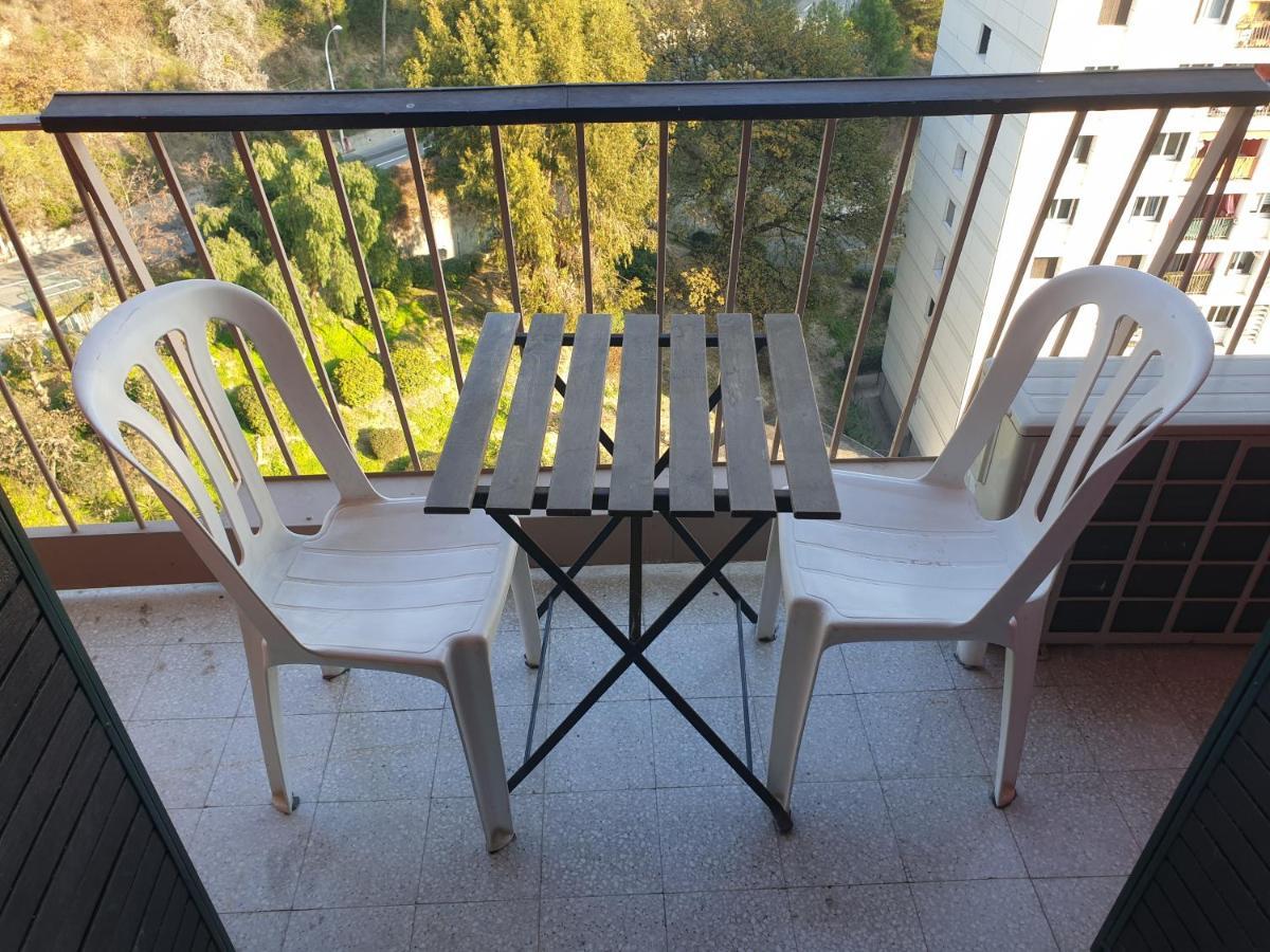 New cheap PRIVATE ROOM, KITCHEN ,TRAM on site, 12 minutes from nice train station with tram , beach in 17 min with tram , CHAMBRE PRIVÉE pas cher, cuisine équipée , tram sur place, à 12 min de la gare de Nice avec le tram, 17 min plage Esterno foto